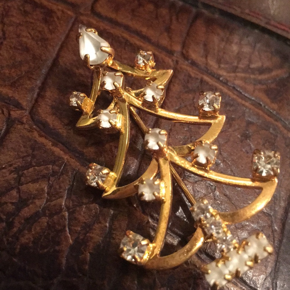 Vintage Christmas Tree Pin